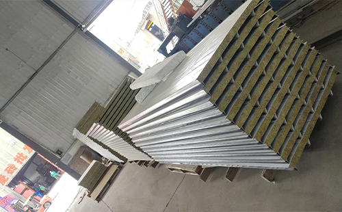 杂多彩钢夹芯板