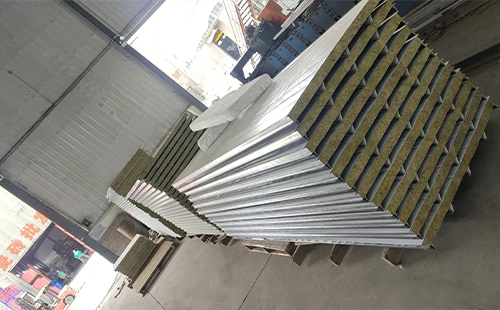 杂多彩钢夹芯板安装常见问题与解决方案