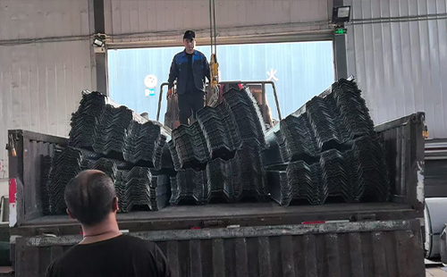 闭口楼承板耐火时限实测：大跨度怎样选杂多楼承板