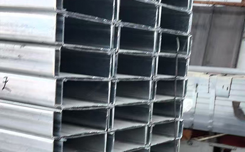 杂多C型钢选型与在轻杂多钢结构中的应用解析